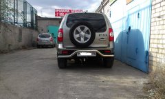 Тюнинг внедорожника Защита заднего бампера Chevrolet Niva 2010