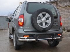 Тюнинг внедорожника Защита заднего бампера Chevrolet Niva 2010