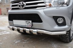 Тюнинг внедорожника Защита переднего бампера Toyota Hilux 2015