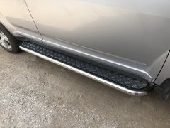 Тюнинг внедорожника Пороги с накладным листом Mitsubishi Outlander XL 2006-2009