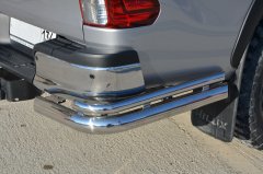 Тюнинг внедорожника Защита заднего бампера Toyota Hilux 2015