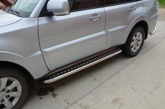 Тюнинг внедорожника Пороги с накладным листом Mitsubishi Pajero 4 2006-2017
