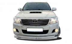 Тюнинг внедорожника Защита переднего бампера Toyota Hilux 2011