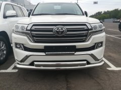 Тюнинг внедорожника Защита переднего бампера Toyota Land Cruiser 200 Executive 2016