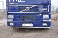 Тюнинг внедорожника Защита переднего бампера Volvo Седельный тягач FH 12 до 2000