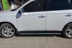 Тюнинг внедорожника Защита штатного порога труба Mitsubishi Outlander 2015
