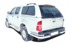 Тюнинг внедорожника Защита заднего бампера Toyota Hilux 2011