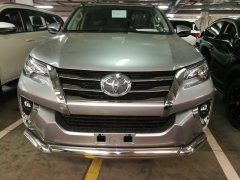 Тюнинг внедорожника Защита переднего бампера Toyota Fortuner 2017