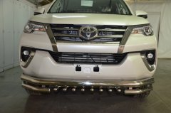 Тюнинг внедорожника Защита переднего бампера Toyota Fortuner 2017