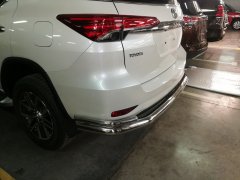Тюнинг внедорожника Защита заднего бампера Toyota Fortuner 2017